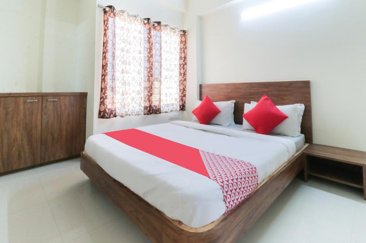Oyo 63903 Hotel Shree Ram Villa Dwārka Eksteriør bilde