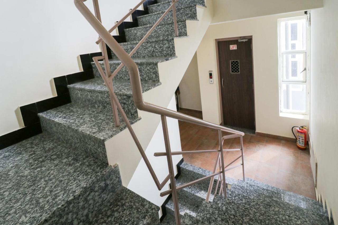 Oyo 63903 Hotel Shree Ram Villa Dwārka Eksteriør bilde