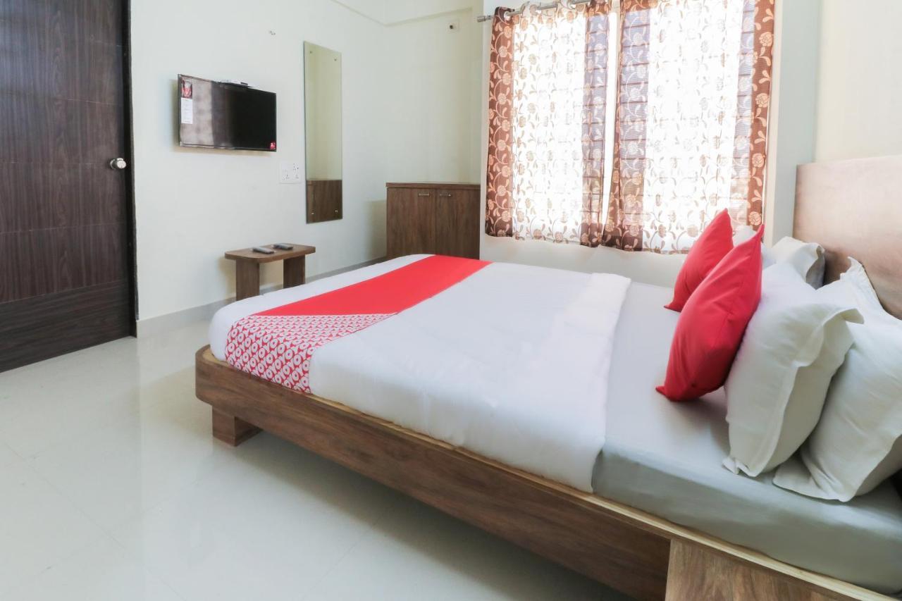 Oyo 63903 Hotel Shree Ram Villa Dwārka Eksteriør bilde