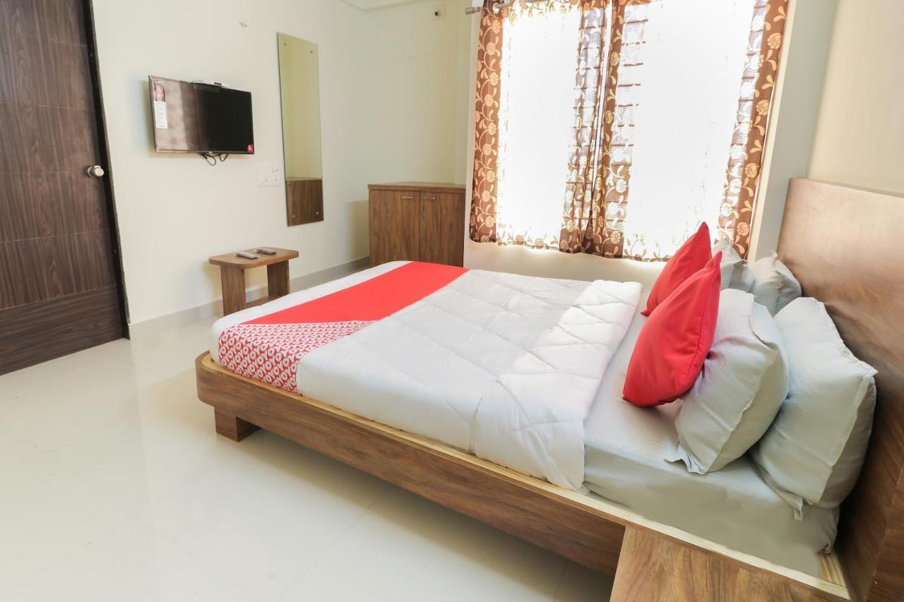 Oyo 63903 Hotel Shree Ram Villa Dwārka Eksteriør bilde