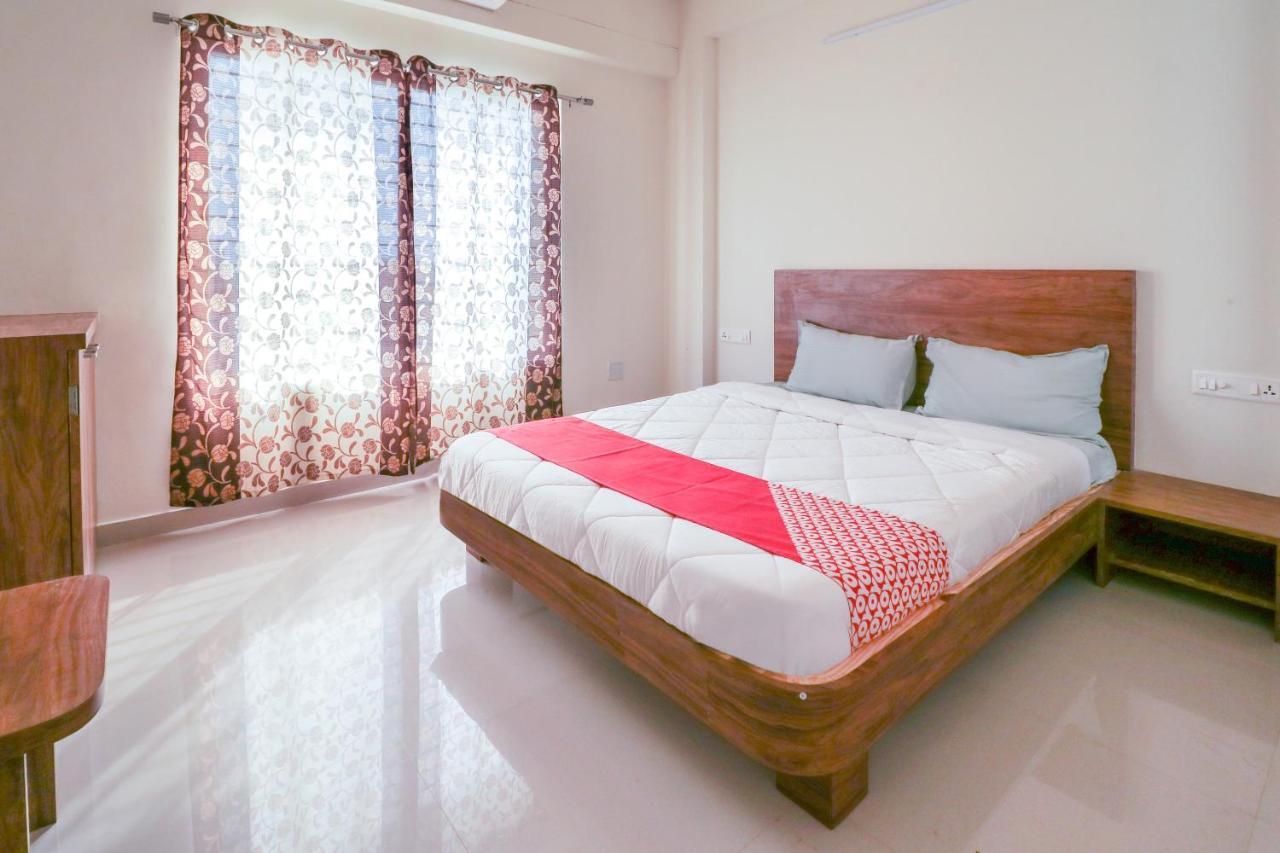 Oyo 63903 Hotel Shree Ram Villa Dwārka Eksteriør bilde