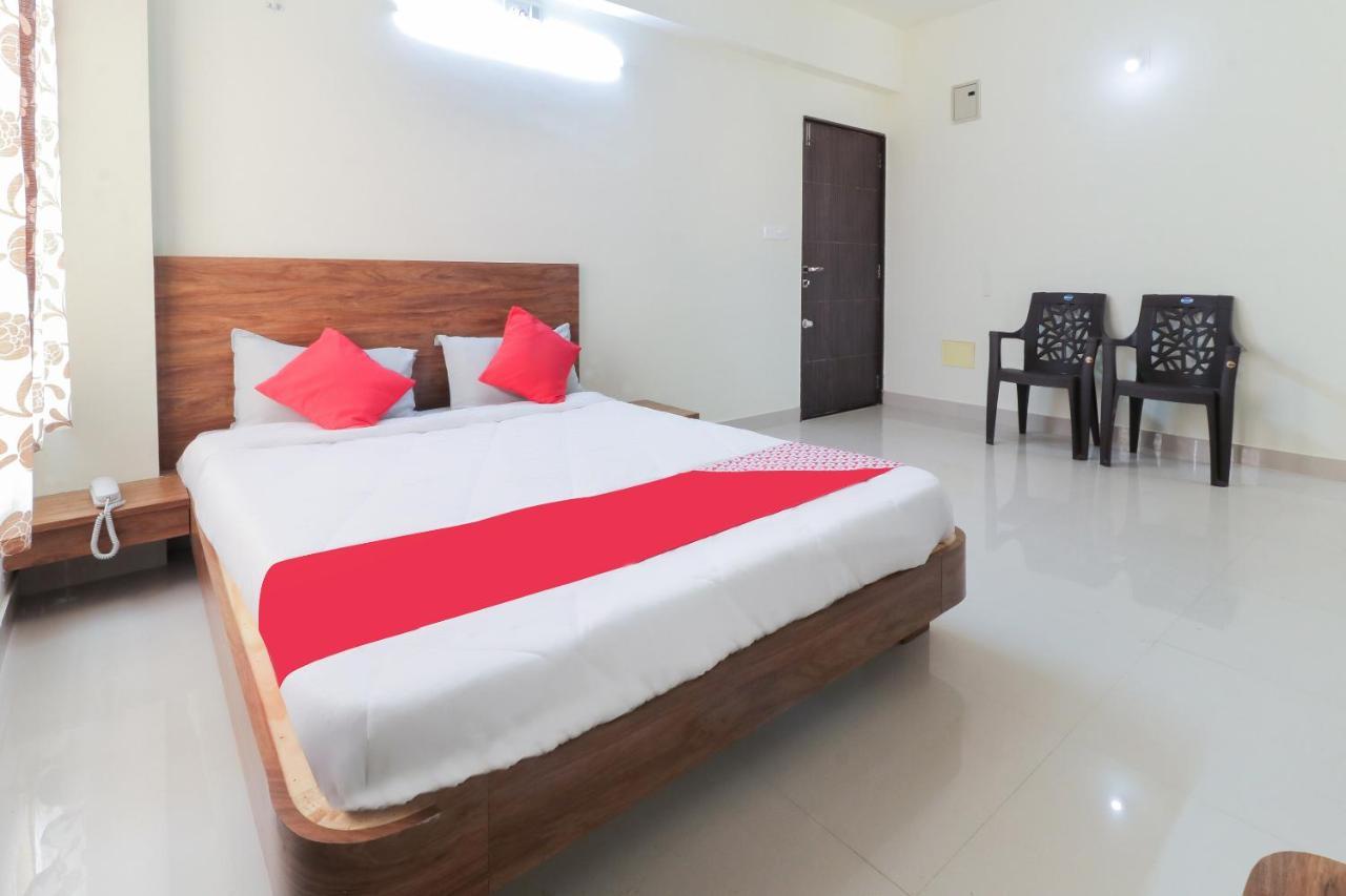 Oyo 63903 Hotel Shree Ram Villa Dwārka Eksteriør bilde