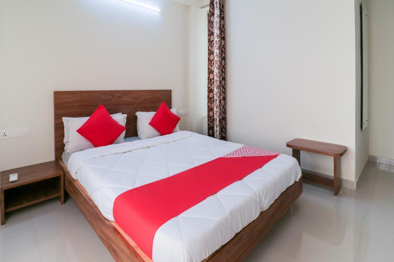 Oyo 63903 Hotel Shree Ram Villa Dwārka Eksteriør bilde